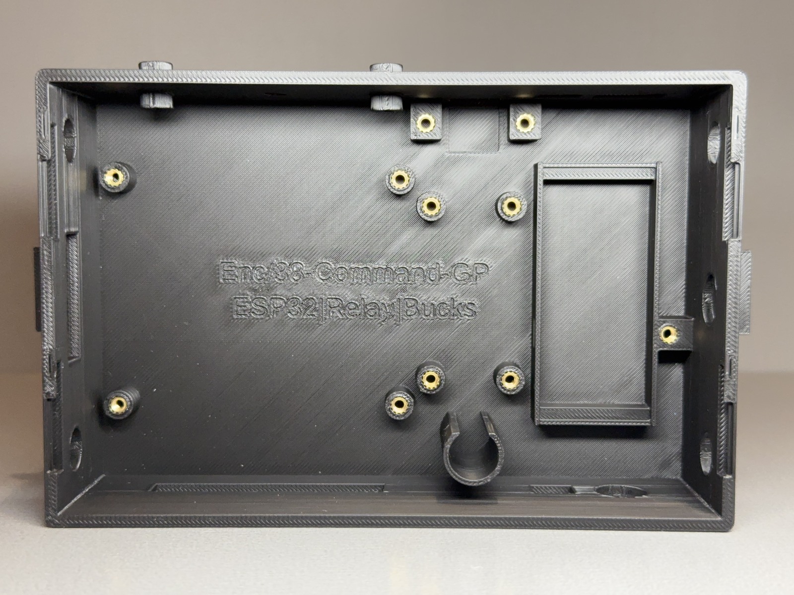 Command-GP 38 board layout and HSI mounting example