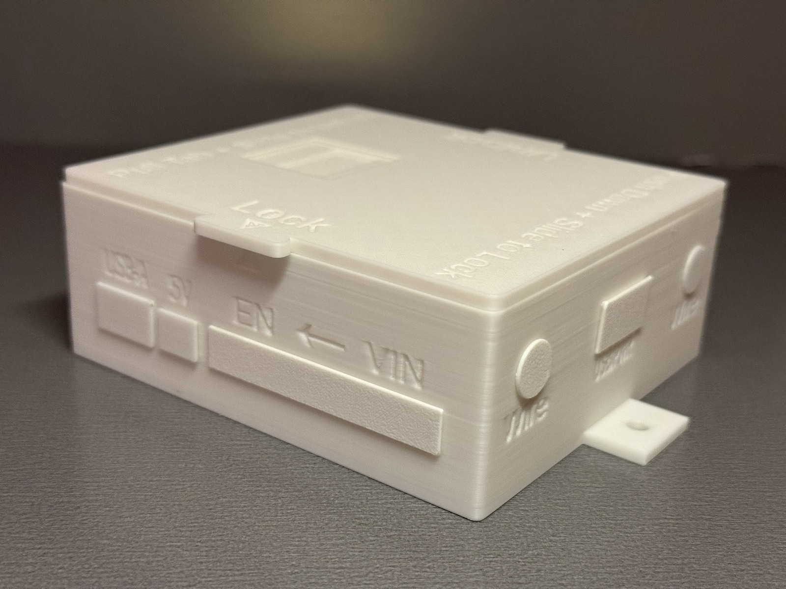 Ranger Bucks 30 White enclosure shown with lid and inserts installed